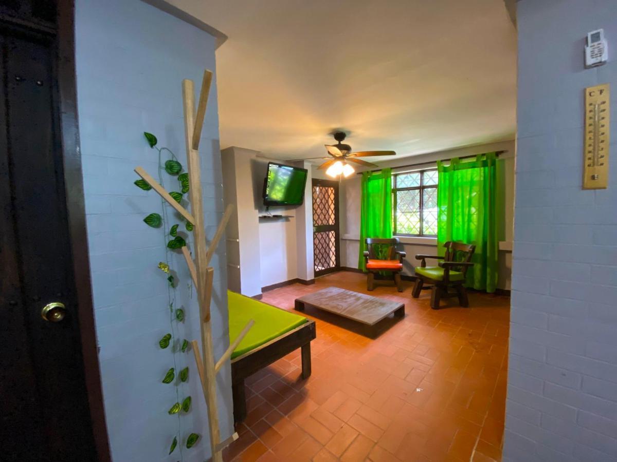 Finca Villa Chalet Del Rio Cali Farm Villa Chalet Cali River מראה חיצוני תמונה